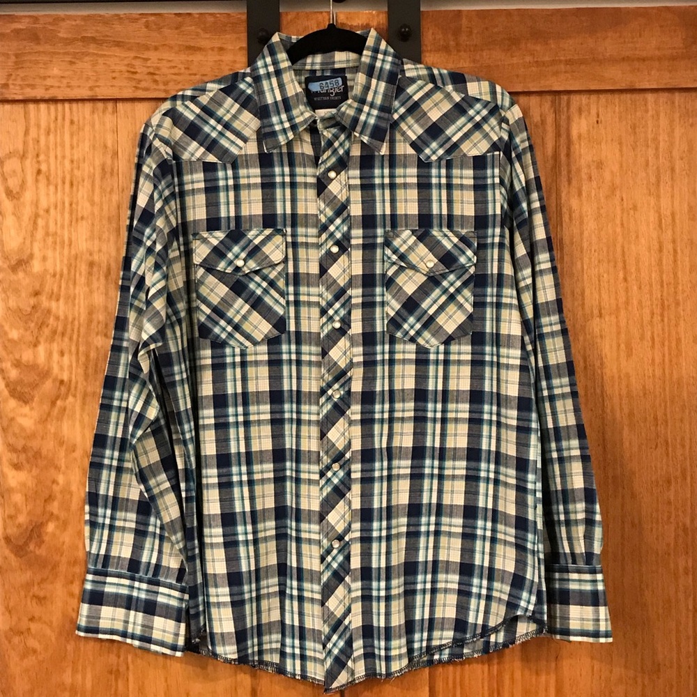 Men’s Wrangler Pearl Snap button down
